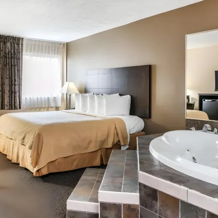 Quality Inn & Suites Mattoon South