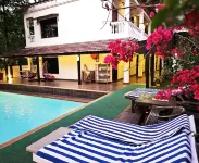 Shining Sand Beach Hotel - Beach