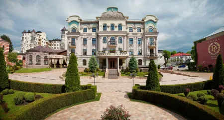 Понтос Плаза