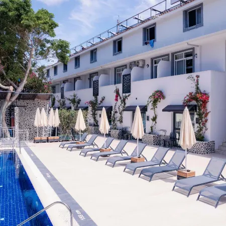 Tonoz Beach Hotel