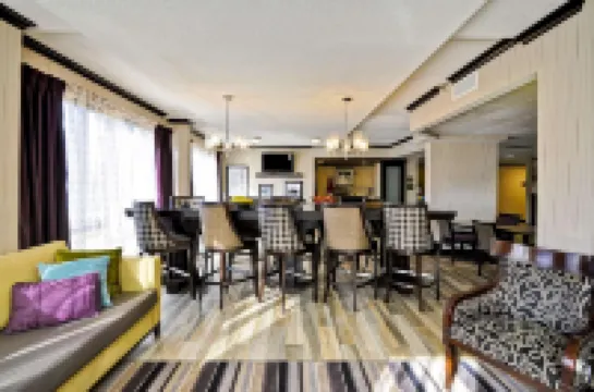 希爾頓歡朋酒店-堪薩斯城機場