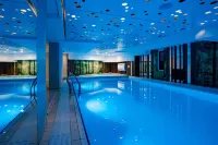 Ramada Hotel & Suites by Wyndham Novosibirsk Zhukovka (Рамада Новосибирск) - С бассейном