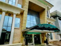Lushville Hotel & Suites Hotels near Benin Airport