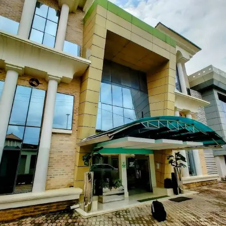 Lushville Hotel & Suites