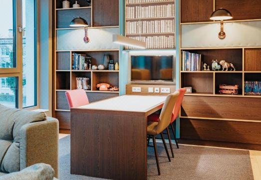 로젠하임 호텔 실내 전경