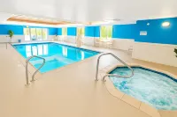Comfort Inn & Suites Geneva- West Chicago - Pools