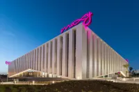 Moxy Alfragide Lisboa Hotels in Amadora