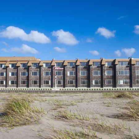 Ebb Tide Oceanfront Inn