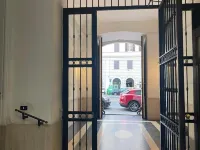 蜂巢旅館 鄰近曼佐尼的酒店