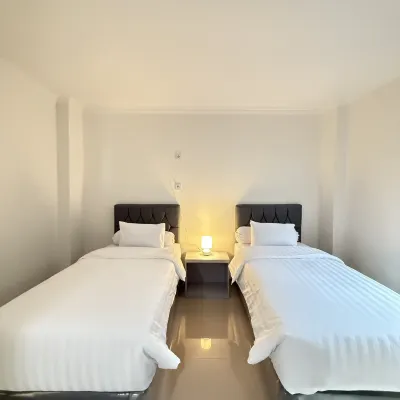 Lotus Guest House Các khách sạn gần Bãi biển Markoni