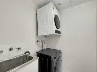 MetaWise Cozy 1BR City Pad W Parking Near RPA & Sydney Uni Hotels in Camperdown