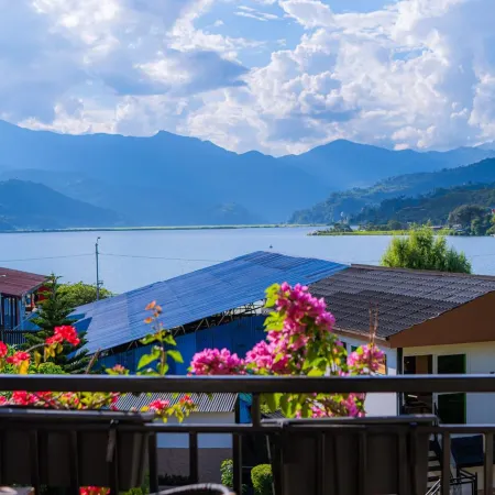 Majestic Lake Front Hotel & Suites