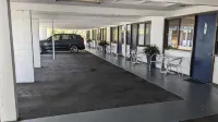 Moffat Beach Motel Caloundra - parking