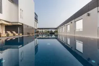 โรงแรม แคนทารี โคราช - สระว่ายน้ำบนดาดฟ้า