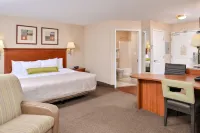 Candlewood Suites Lafayette - River Ranch Hotel dekat Nature Station Trailhead