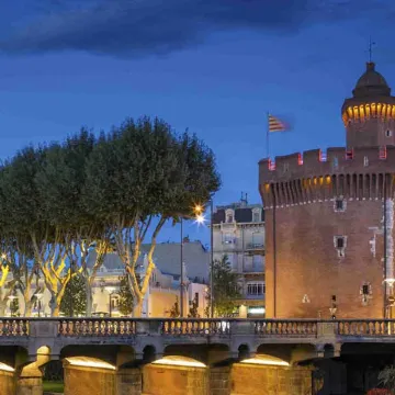 Hôtel Mercure Perpignan Centre Отели рядом с достопримечательностью «Romanesque Sculpture Center»