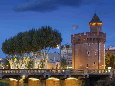 Hôtel Mercure Perpignan Centre Отели рядом с достопримечательностью «Imerir»