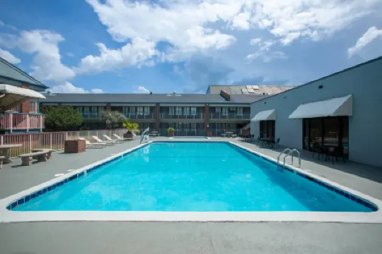 Days Inn by Wyndham Mobile I-65