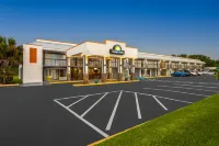 Days Inn by Wyndham Wildwood I-75 Hotels in Sumter County