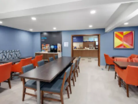 Holiday Inn Express & Suites PORT WASHINGTON by IHG Hotels in Ozaukee County