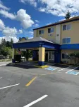 Days Inn by Wyndham Seattle Aurora Hotels near Richmond Beach Library