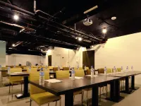 Audi Garden Business Hotel Hotels near Jingfugong