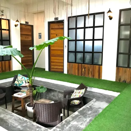 Avisala Hostel Coron