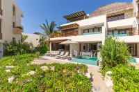 Marea Beachfront Villas - Homestays