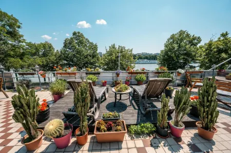 Island Hostel Budapest