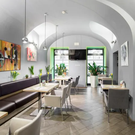 Hotel Páv Отели рядом с достопримечательностью «Пивная U Fleku»