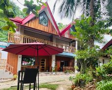 White Beach Front and Cottages