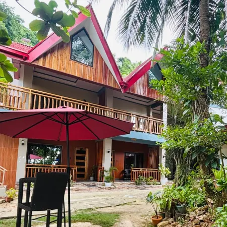 White Beach Front and Cottages