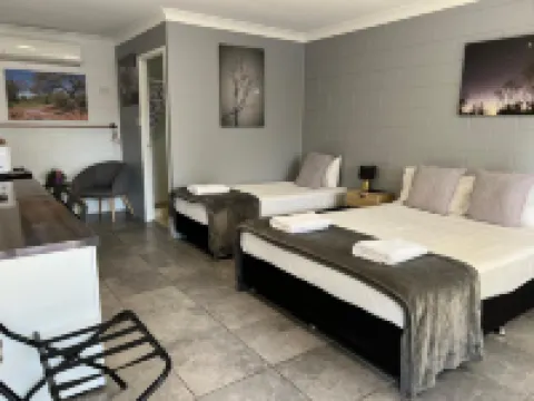 Spanish Lace Motor Inn Hotels in Rosslea