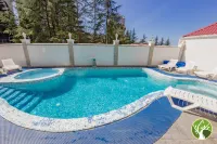 Raduga-Prestizh Hotel - مسبح