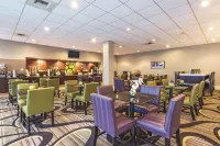 La Quinta Inn & Suites by Wyndham New Orleans Airport - breakfast