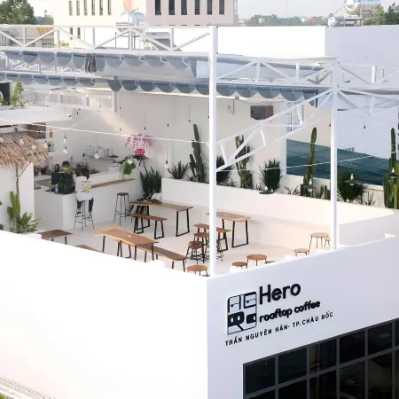 Hero Hostel & Billiards