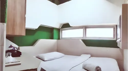 Space Hotel by Papaho