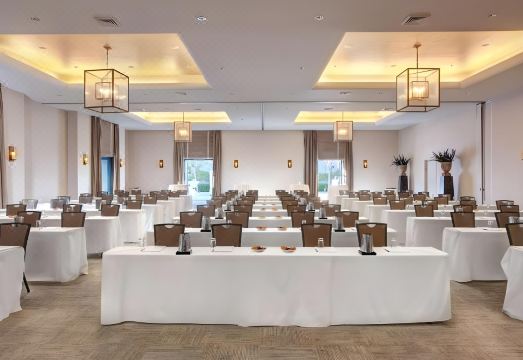 럭스 선셋 불러바드 호텔