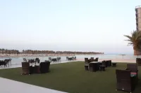 Golden Tulip Al Khobar Suites - bar