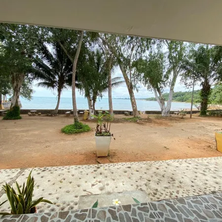 Issara Beach Resort Отели рядом с достопримечательностью «Wat Chedi»