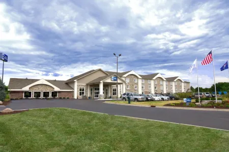 Best Western Plus Flint Airport Inn  Suites
