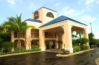 Best Western Lake Okeechobee Hotels near Children's Playground and Community Pool