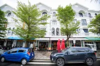 The Bok Hotel Grand World  호텔