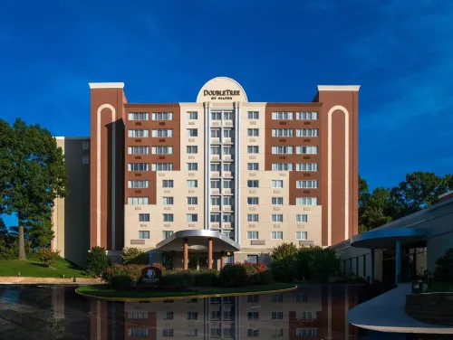 The Alloy King of Prussia - a DoubleTree by Hilton - parking