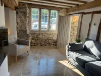 Seven Abbey Lane Hotels in Burton Dassett