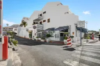 Club Olympus in Garden City فنادق في 