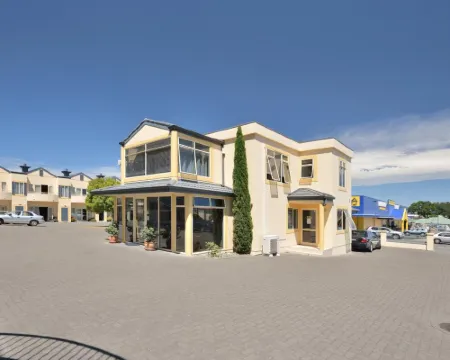 Shoreline Motel Hotels in Napier