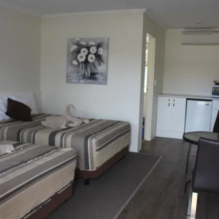 Centrepoint Motel