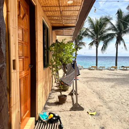 Bamboo House Beach Lodge & Restaurant