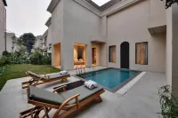 MAIRA RESORT AND CONVENTION CENTER - Pool